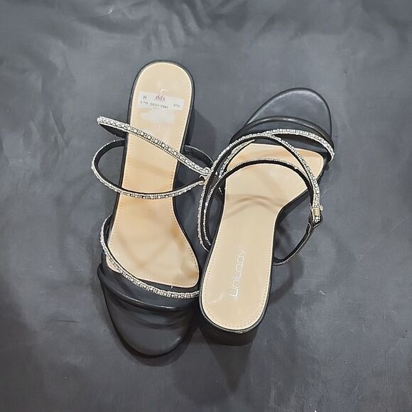 BRAND NEW UNILODY RHINESTONE   STRAP BLOCK HEEL SANDAL - Picture 4 of 15
